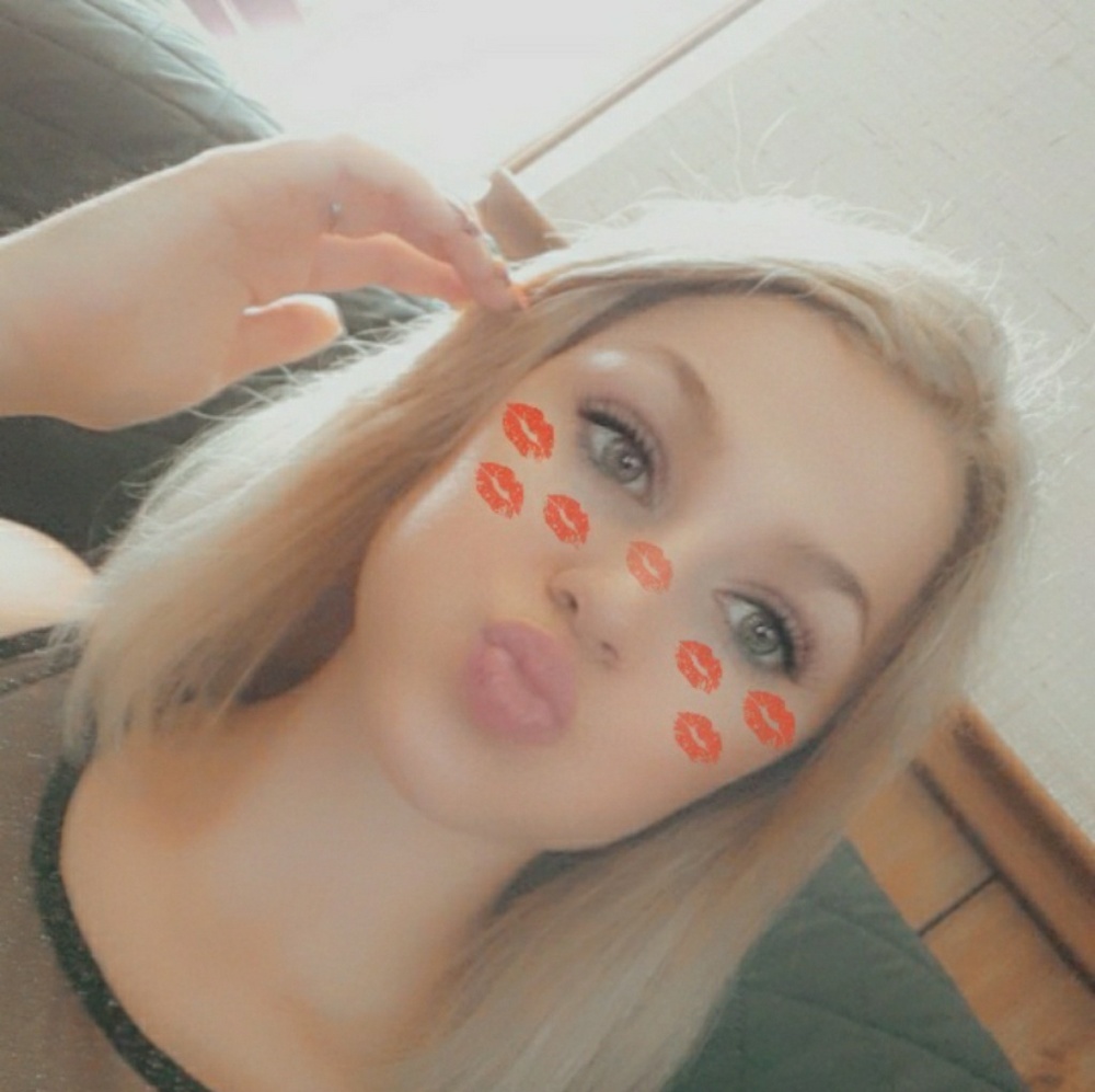 Meet your Posher, Latosha